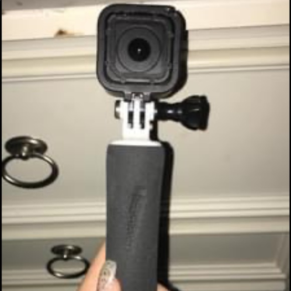 GoPro hero 5 session charger and accessories included